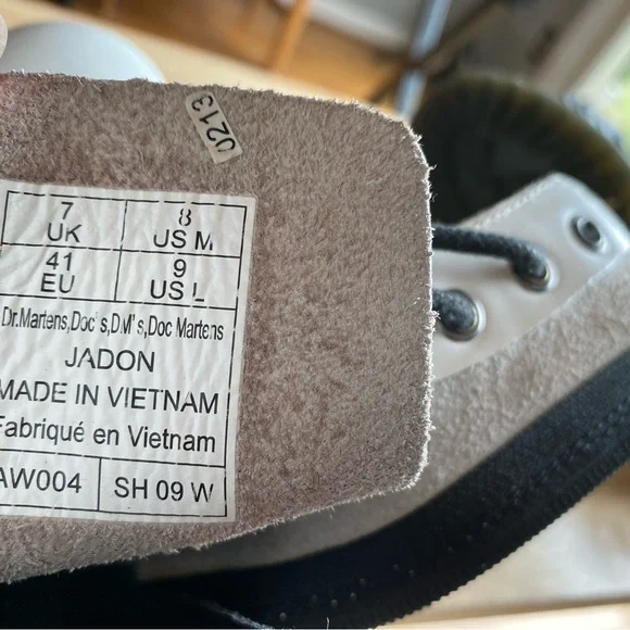 Dr. Martens White Combat Boots w/ Black Platform Sole Women’s 9 Mens 8 (unisex) - Picture 7 of 7